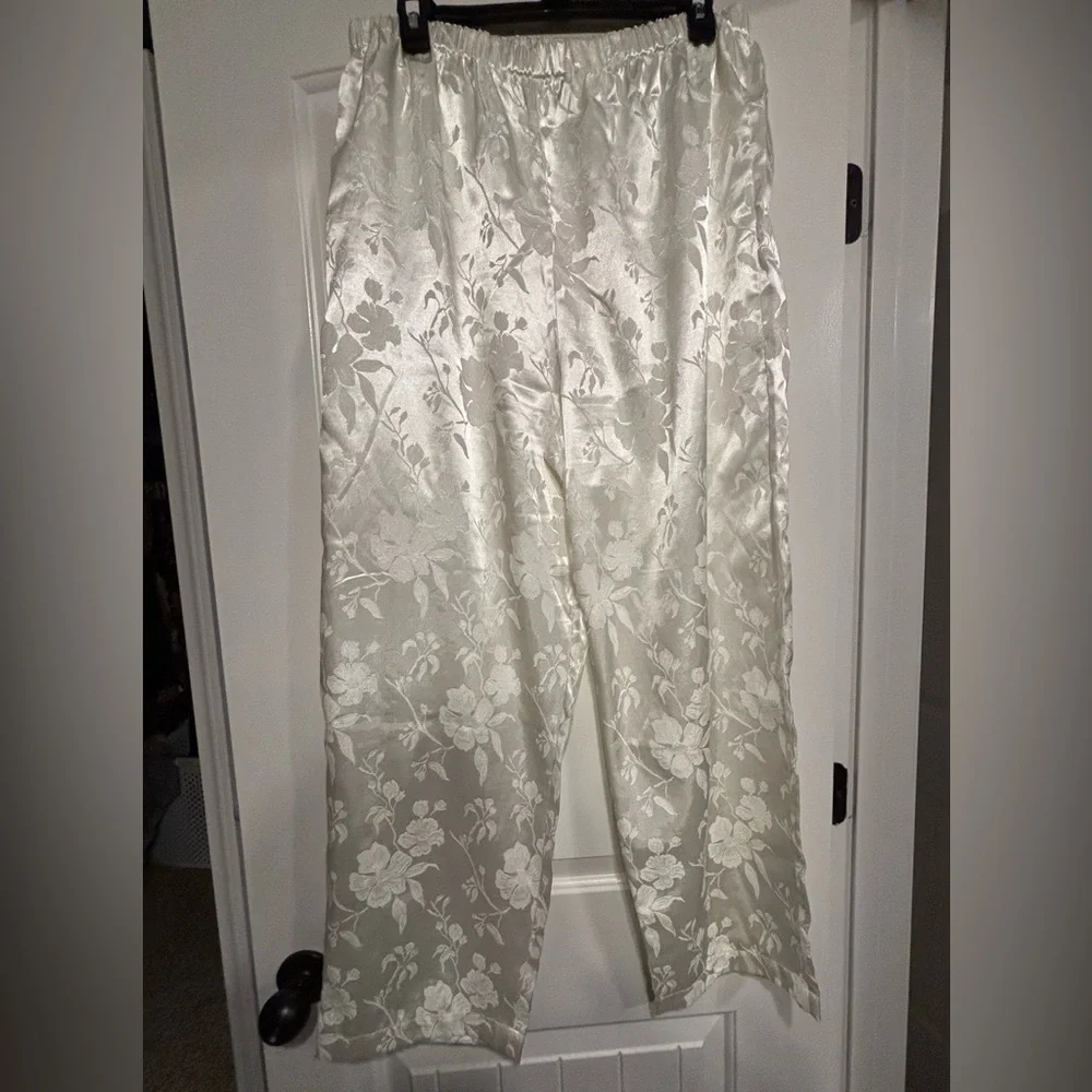 Vintage Erika Taylor Intimates White Satin Floral Women's Pajama Pants, Large - Picture 1 of 4